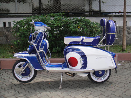 Lambretta LI Special in Blue and White MOD Target