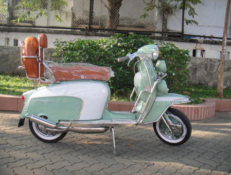 Lambretta LI Special in Turquoise Blue and White