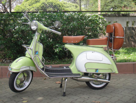 Vespa VBB 150 in Linden Green and White