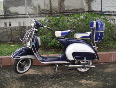 Vespa VBB 150 in Steel Blue and White