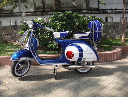 Vespa VBB 150 in Blue and White MOD Target