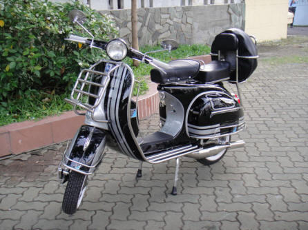 Vespa VBC Super 150 in Black and Silver Metallic