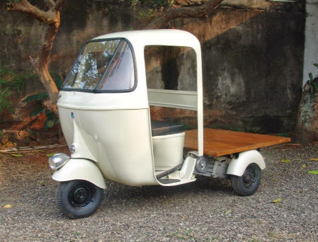Vespa APE in Cream