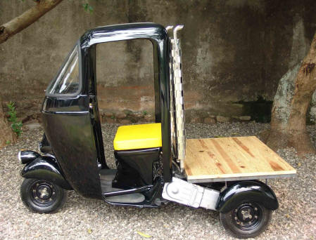Vespa APE in Black