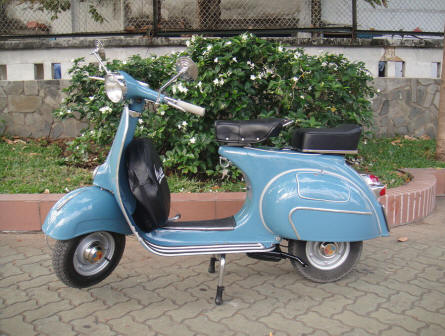 Vespa VBB 150 in Blue