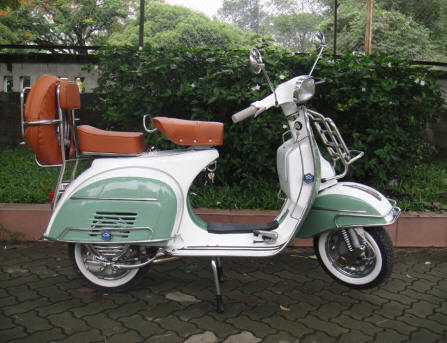 Vespa VLB Sprint 150 in White and Patina Green