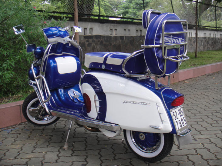 Lambretta LI Special Blue and White MOD Target