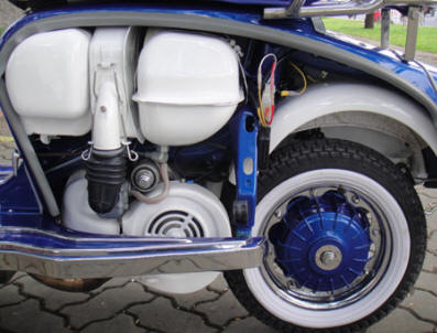 Lambretta LI Special Blue and White MOD Target
