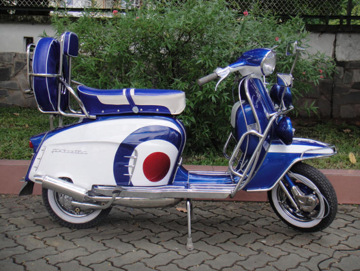 Lambretta LI Special Blue and White MOD Target