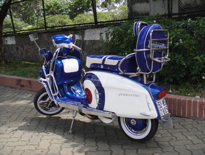 Lambretta LI Special Blue and White MOD Target
