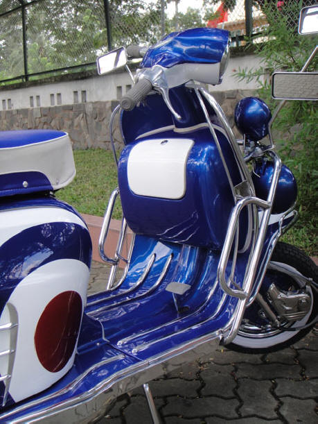 Lambretta LI Special Blue and White MOD Target