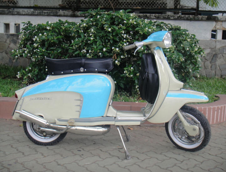 Lambretta LI Special Dark Ivory and Ribbon Blue