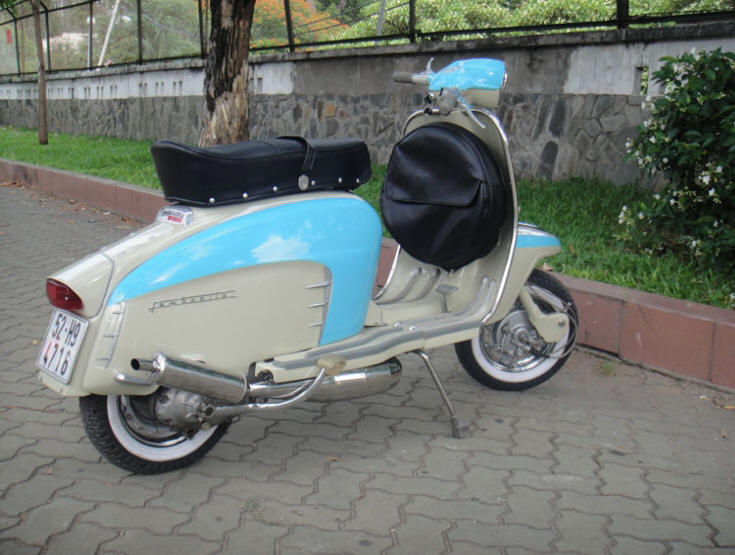 Lambretta LI Special Dark Ivory and Ribbon Blue