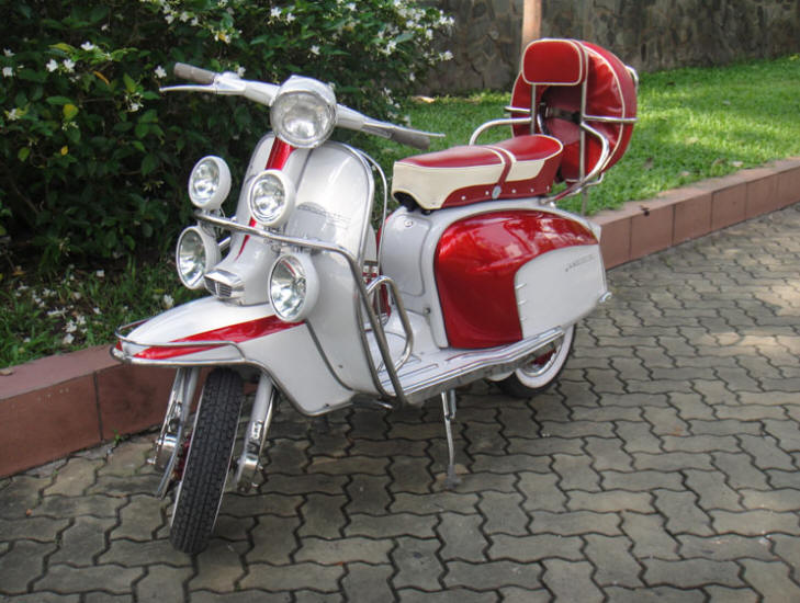 Lambretta LI Special White and Red