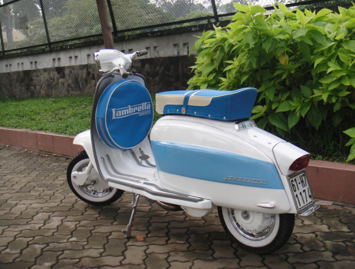 Lambretta LI3 White and Pastel Blue