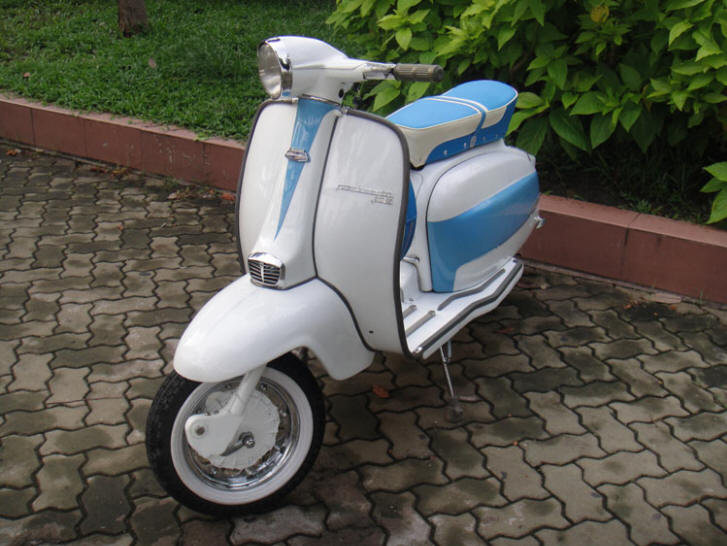 Lambretta LI3 White and Pastel Blue
