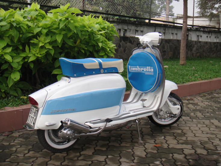 Lambretta LI3 White and Pastel Blue