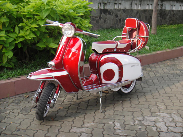 Lambretta LI Special Red and White MOD Target