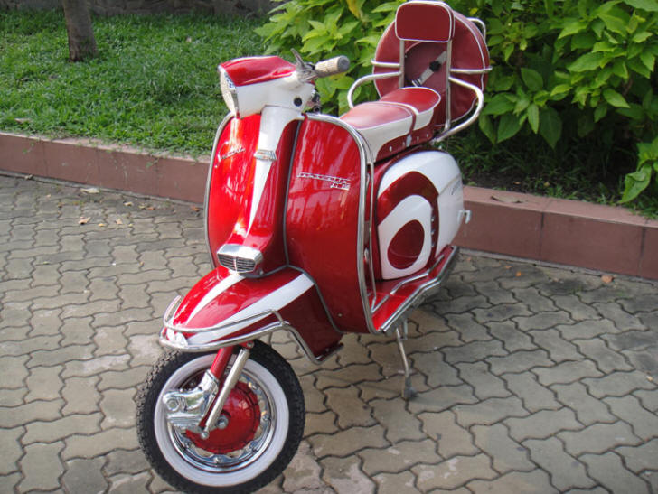 Lambretta LI Special Red and White MOD Target