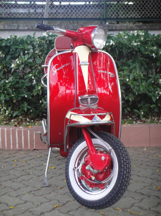 Lambretta LI Special Red and Ivory