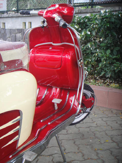 Lambretta LI Special Red and Ivory