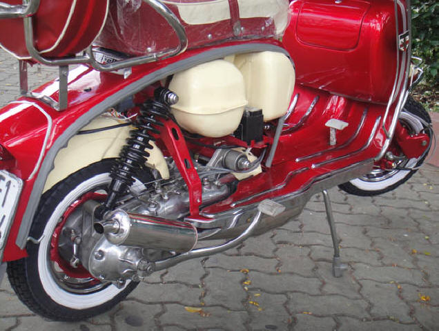 Lambretta LI Special Red and Ivory