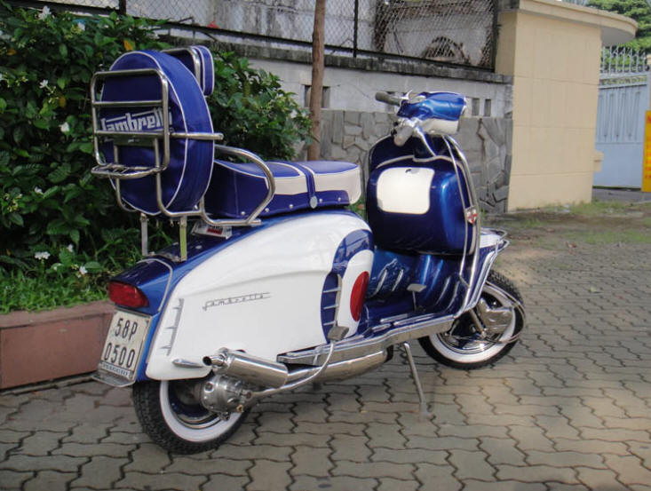 Lambretta LI Special Blue and White MOD Target
