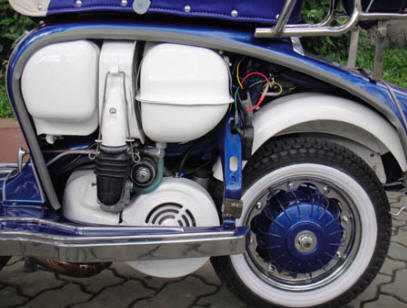 Lambretta LI Special Blue and White MOD Target