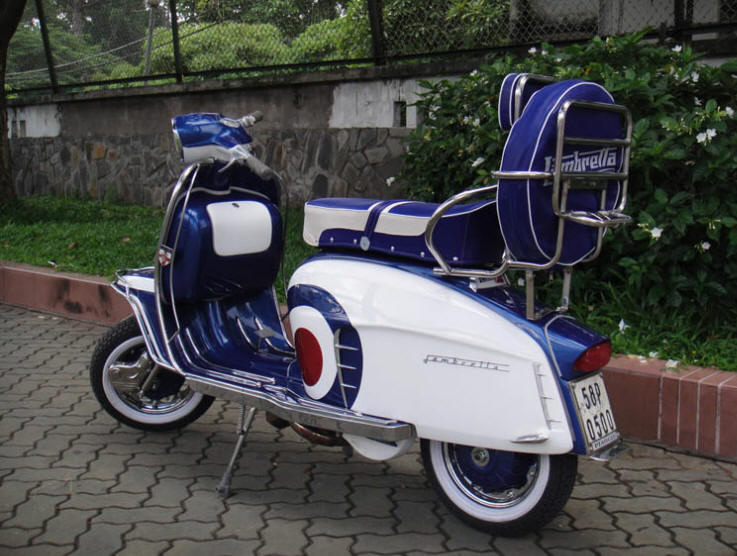Lambretta LI Special Blue and White MOD Target