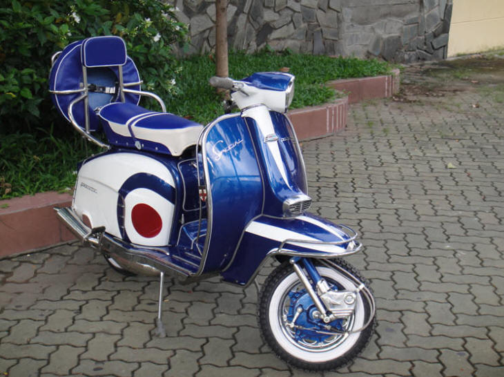 Lambretta LI Special Blue and White MOD Target