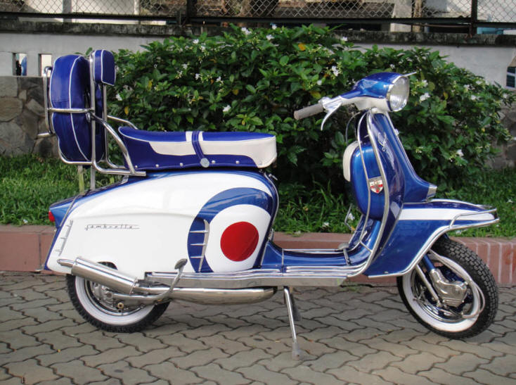 Lambretta LI Special Blue and White MOD Target