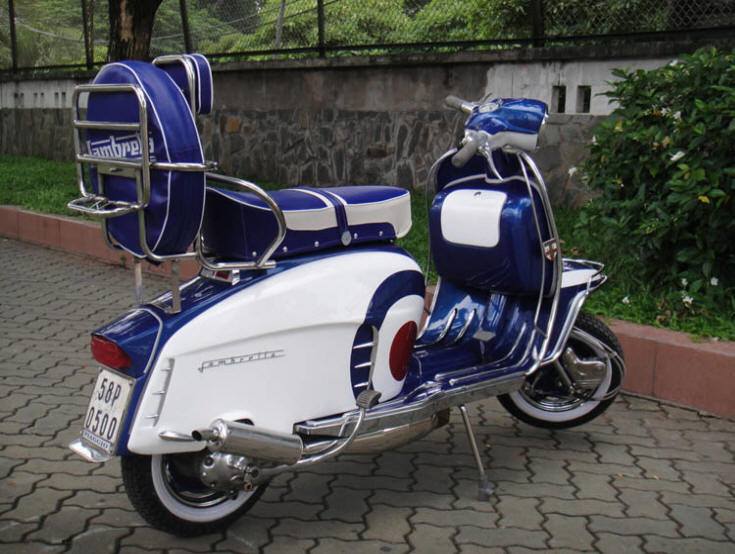 Lambretta LI Special Blue and White MOD Target