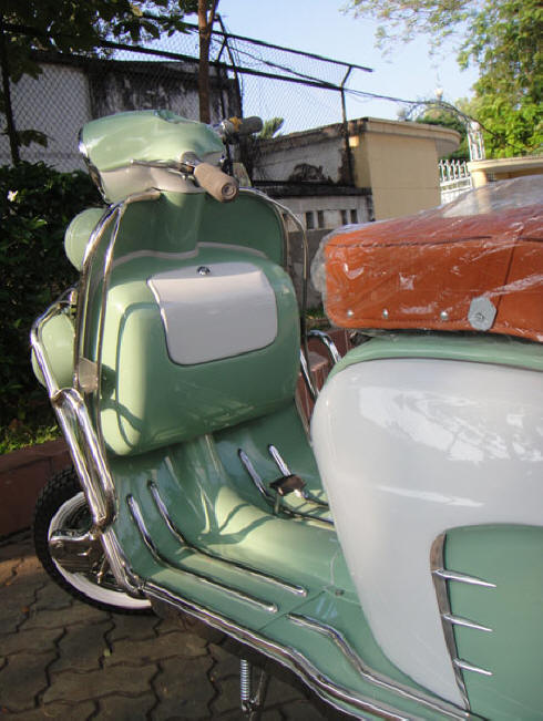 Lambretta LI Special Turquoise Blue and White