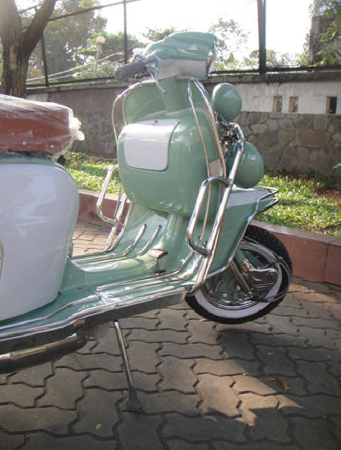 Lambretta LI Special Turquoise Blue and White