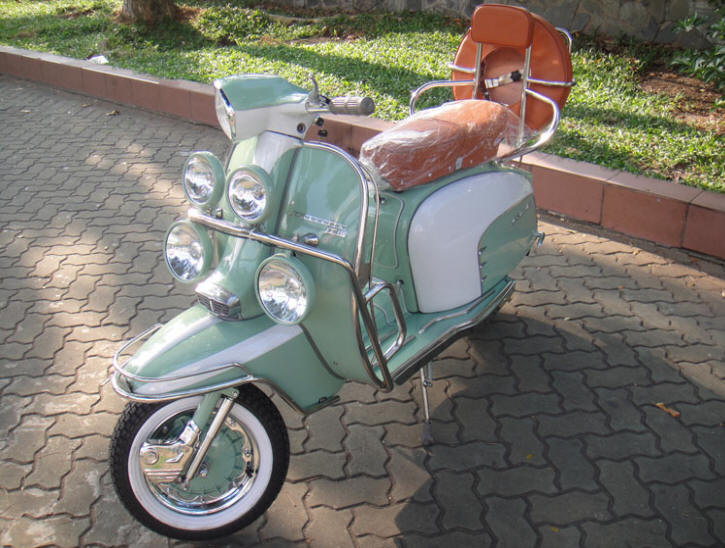 Lambretta LI Special Turquoise Blue and White