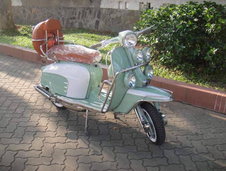 Lambretta LI Special Turquoise Blue and White