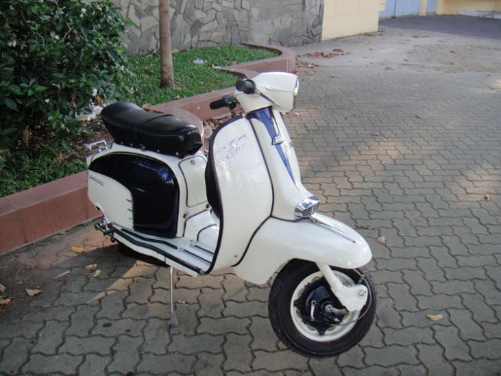 Lambretta LI Special White and Steel Blue