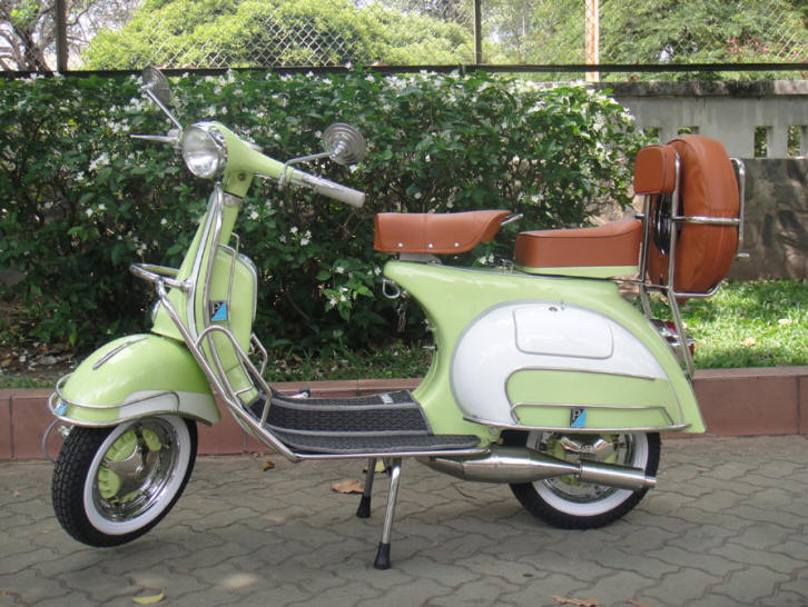 Vespa VBB Linden Green and White