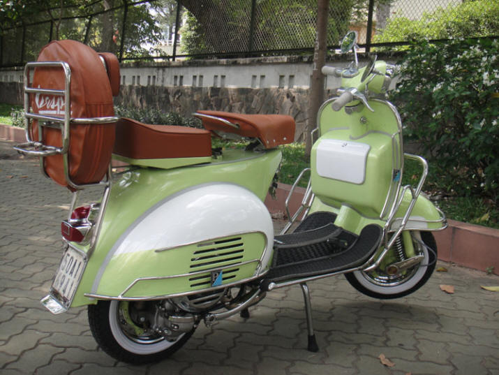 Vespa VBB Linden Green and White