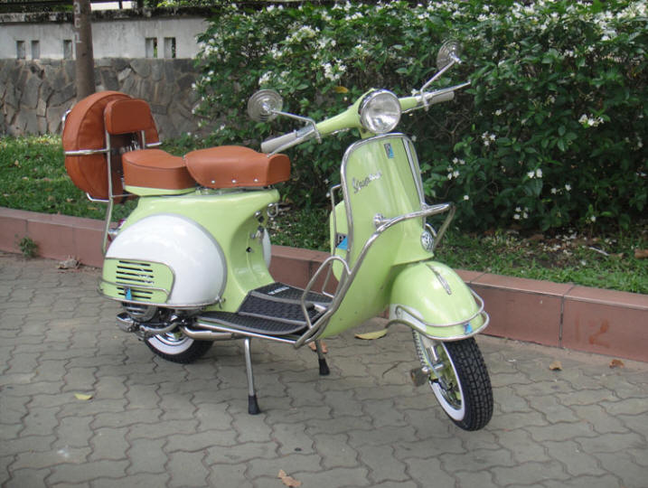 Vespa VBB Linden Green and White