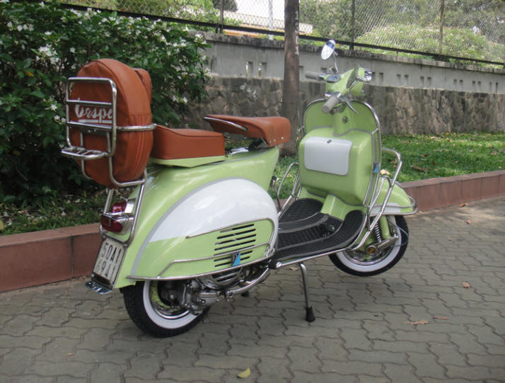Vespa VBB Linden Green and White