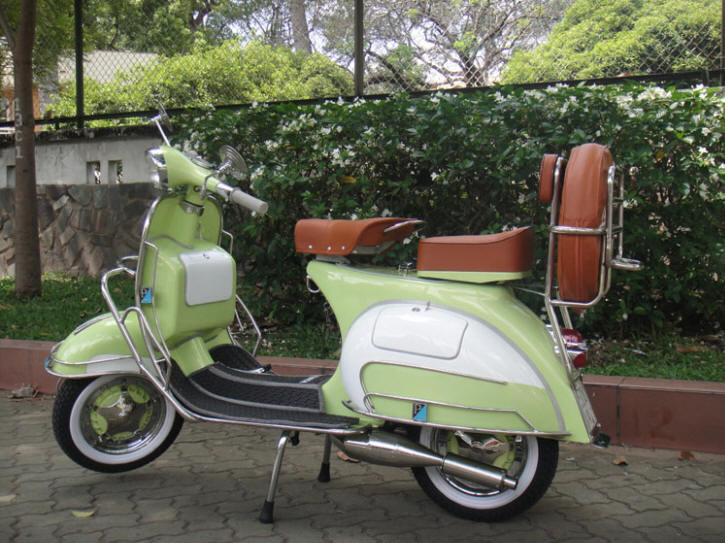 Vespa VBB Linden Green and White
