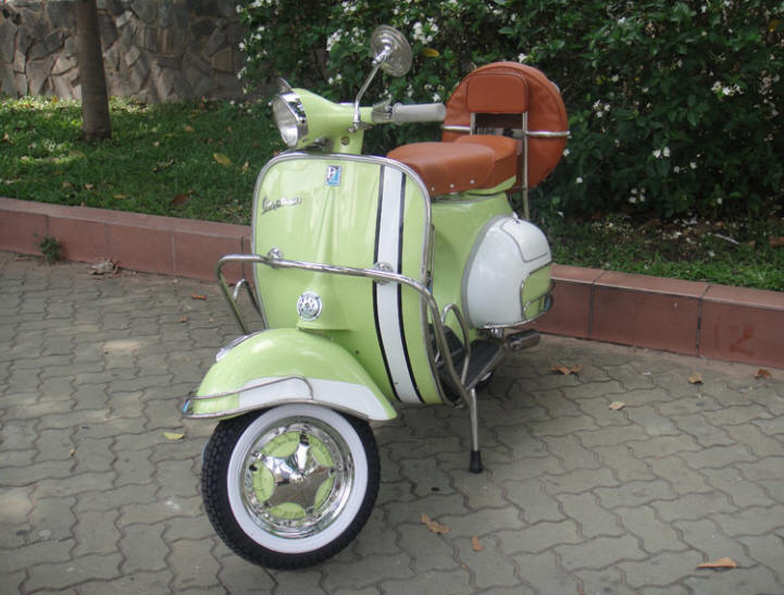 Vespa VBB Linden Green and White