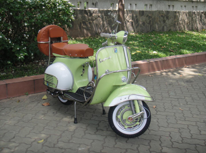 Vespa VBB Linden Green and White