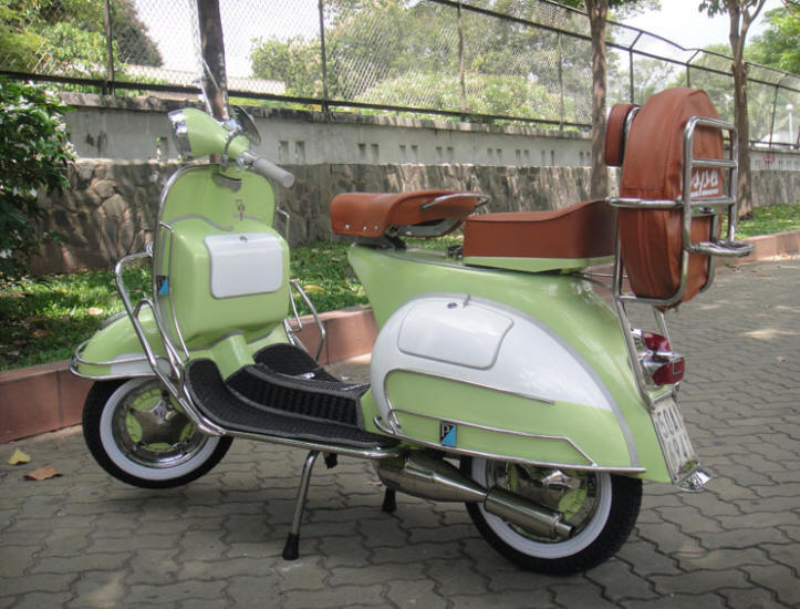 Vespa VBB Linden Green and White