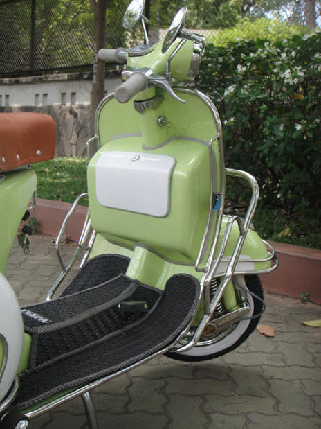 Vespa VBB Linden Green and White