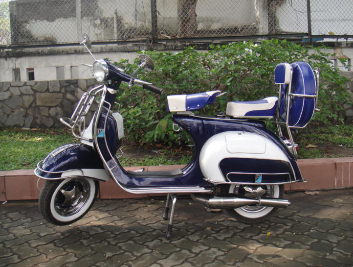 Vespa VBB Steel Blue and White