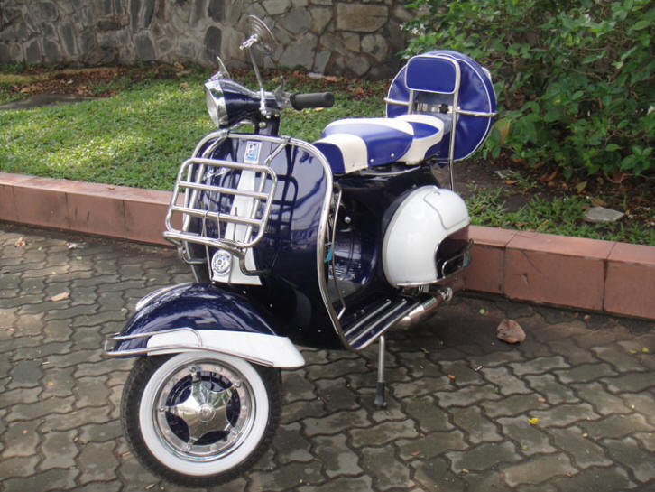 Vespa VBB Steel Blue and White