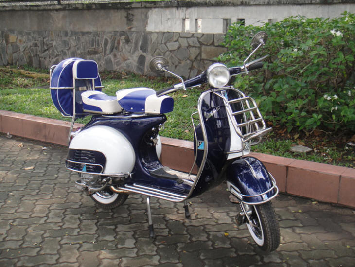 Vespa VBB Steel Blue and White