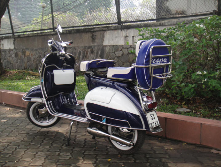 Vespa VBB Steel Blue and White